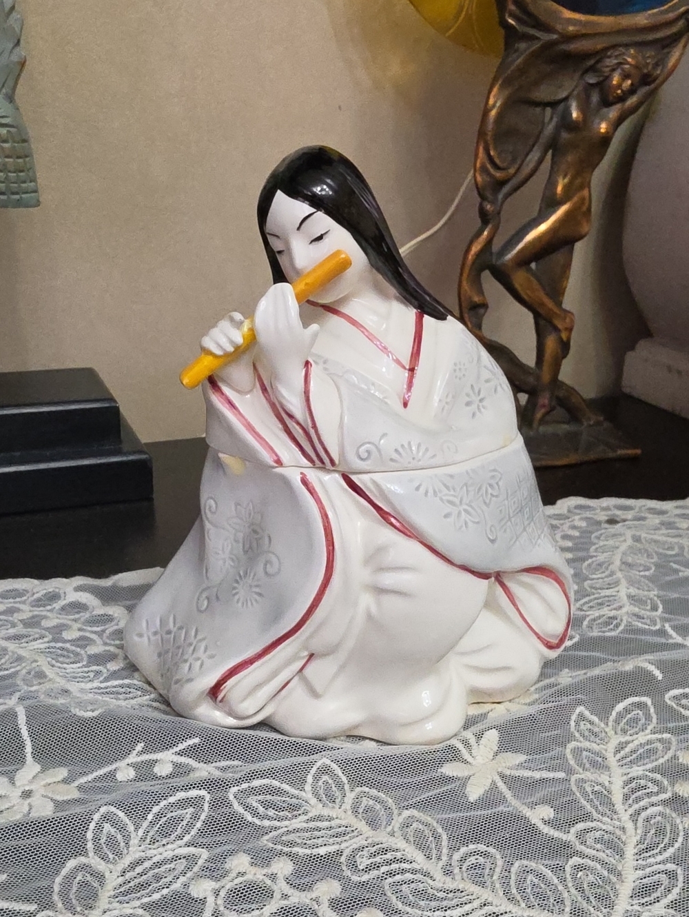 Vtg Kabuki Sigma 70s Porcelain Geisha Figurine White with Red Trim Yellow Flute